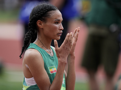 Etiópska bežkyňa Letesenbet Gideyová triumfovala v behu na 10.000 m na atletických MS v Eugene