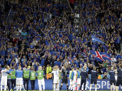 Radosť hráčov Islandu po strelenom góle