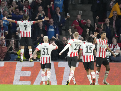 Hráči PSV Eindhoven oslavujú