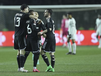 Hráči Karabachu oslavujú gól