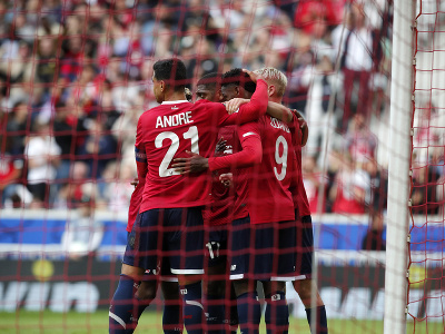 Hráči Lille oslavujú vedúci gól