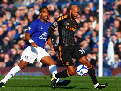 Sylvain Distin a Nicolas Anelka