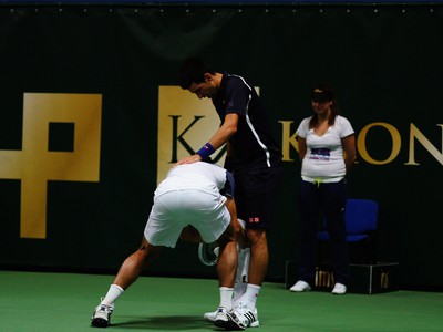 Dominik Hrbatý dáva rady Djokovičovi