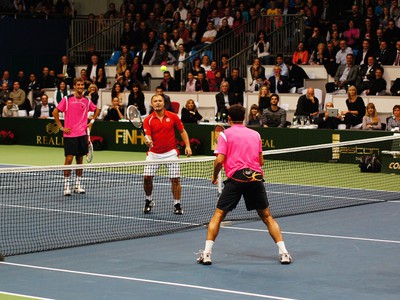 Dominik Hrbatý a Marián Vajda pri exhibičnej výmene