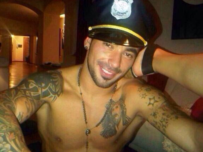 Ezequiel Lavezzi si to v policajnej čiapke užíval