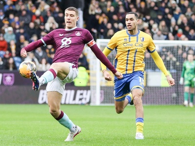 Maxime Esteve (5 Burnley)