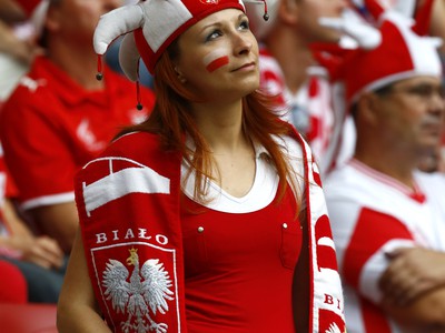 Poľská fanúšička pred zápasom s Ruskom