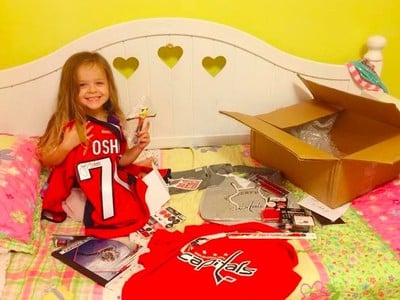 Mladá fanúšička dostala podpísaný dres od Oshieho