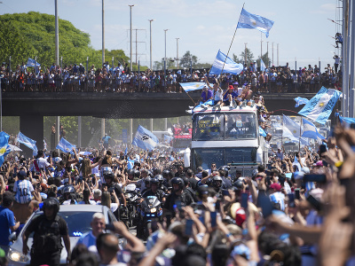 Futbalových šampiónov vítali v Buenos Aires státisíce ľudí