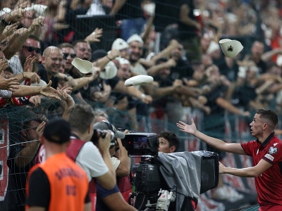 Albánski fanúšikovia počas súboja s Českom