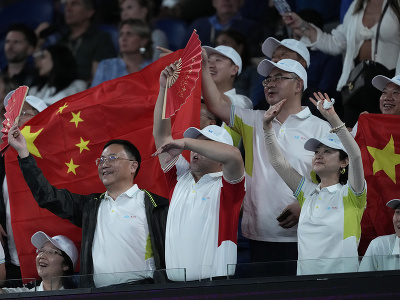 Čínski fanúšikovia na tribúnach počas Australian Open