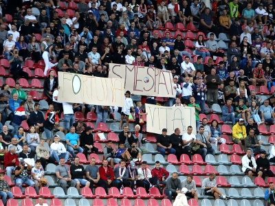 Fanúšikovia Podbrezovej počas zápasu