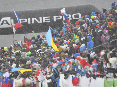 Na snímke diváci počas stíhacích pretekov žien na 10 km na majstrovstvách Európy v biatlone v Osrblí