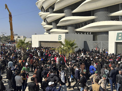 Tlačenie sa fanúšikov v Basre pred finálovým duelom Gulf Cupu
