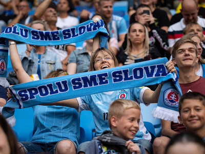 Fanúšikovia ŠK Slovan Bratislava počas prvého futbalového zápasu v 1. kvalifikačnom kole Ligy majstrov