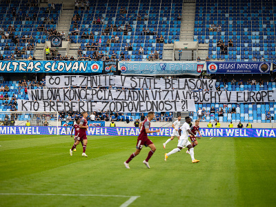 Transparent fanúšikov Slovana Bratislava