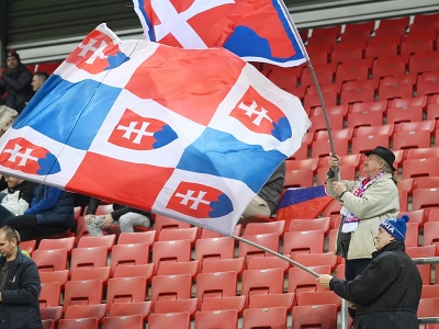 Fanúšikovia Slovenska počas odvetného zápasu baráže Ligy národov o udržanie sa v B-divízii Slovensko - Lotyšsko