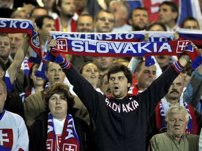 Fanúšik Slovenska počas zápasu s Čechmi