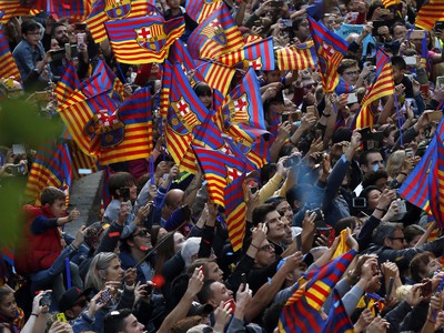 Fanúšikovia Barcelony oslavujú zisk ligového titulu