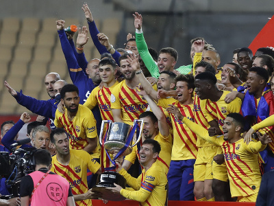 Futbalisti FC Barcelona oslavujú zisk Copa del Rey