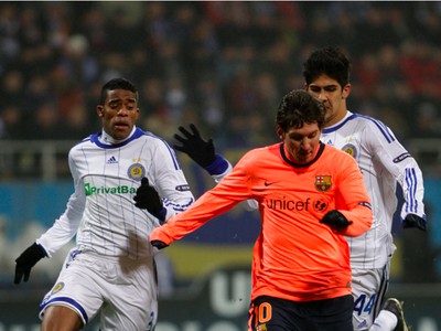 Lionel Messi, Betao a Leonardo Almeida