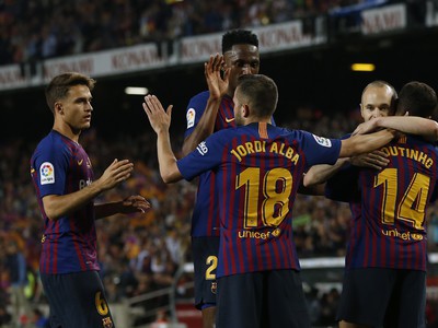 Barcelona oslavuje jediný gól zápasu