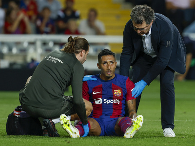 Futbalista Barcelony Raphinha je v opatere lekárov