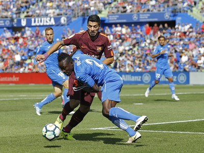 Djené (Getafe) a Luis Suárez (Barcelona)