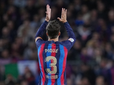 Gerard Piqué sa lúči s fanúšikmi Barcelony