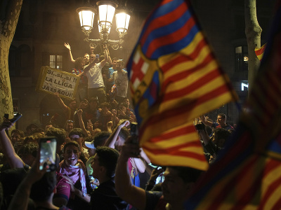 Fanúšikovia Barcelony oslavujú zisk ligového titulu