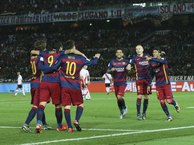 Radosť hráčov Barcelony po góle