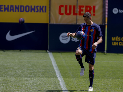 FC Barcelona predstavila Roberta Lewandowského na Nou Campe