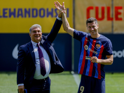 FC Barcelona predstavila Roberta Lewandowského na Nou Campe
