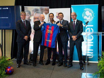 Ronaldinho otvoril v New Yorku otvoril oficiálnu kanceláriu Barcelony