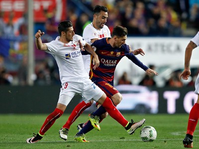 Momentka z finále španielskeho pohára medzi FC Barcelona a Sevilla FC
