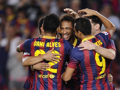 Neymar (v strede) so