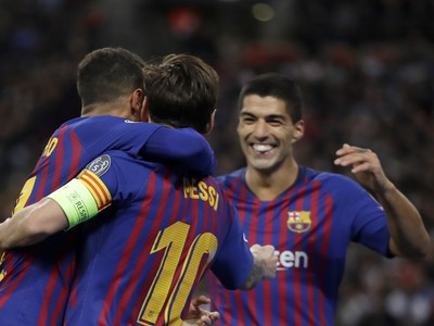 Radosť hráčov Barcelony po góle