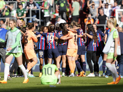Futbalistky FC Barcelona sa radujú z triumfu v Lige majstrov