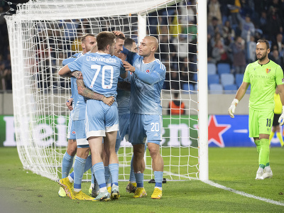 Na snímke radosť hráčov Slovana po strelení vyrovnávajúceho gólu na 1:1