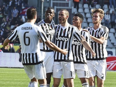 Hráči Juventusu sa radujú z gólu
