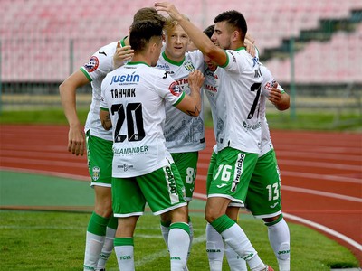 Na snímke hráči FC Karpaty Ľvov