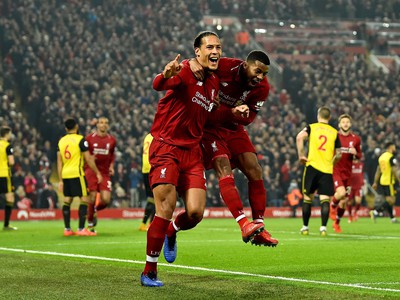 Hráči Liverpoolu oslavujú gól
