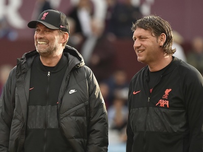 Tréner FC Liverpoolu Jürgen Klopp sa usmieva