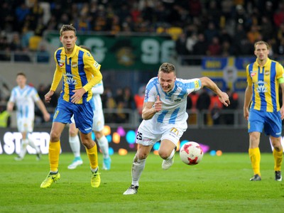 Patrik Abrahám z FC Nitra (v strede) 
