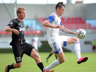 András Mészáros z FC Vion Zlaté Moravce a Dmytro Nyemchaninov z FC Nitra 