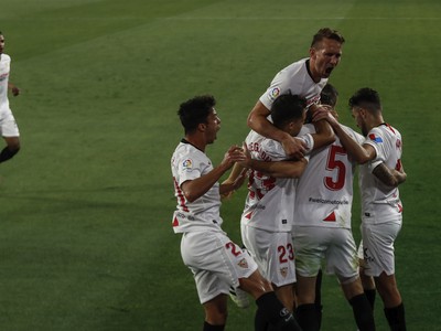 Radosť hráčov FC Sevilla po góle