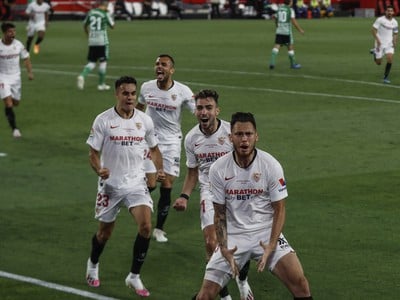 Radosť hráčov FC Sevilla