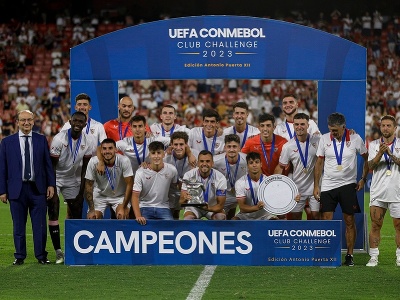 Futbalisti FC Sevilla zvíťazili v premiérovom ročníku súťaže Club Challenge