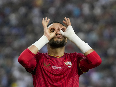 Futbalista FC Sevilla Youssef En-Nesyri sa teší po strelení úvodného gólu