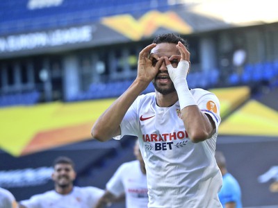 Futbalista FC Sevilla Youssef En-Nesyri sa teší po strelení gólu